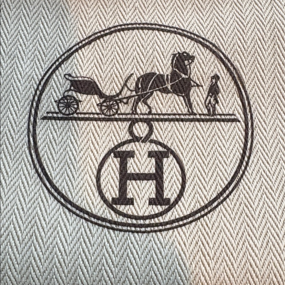 HERMÈS Small Dustbag with Drawstring Closure - Picture 2 of 6